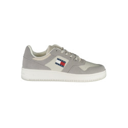 Tommy Hilfiger...